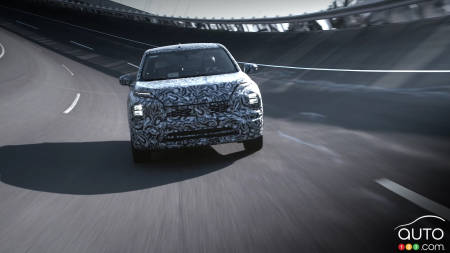 2022 Mitsubishi Outlander, on the road