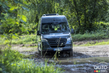 Mercedes-Benz Sprinter 2023, avant