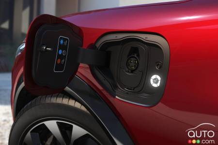 Ford Mustang Mach-E, charging port