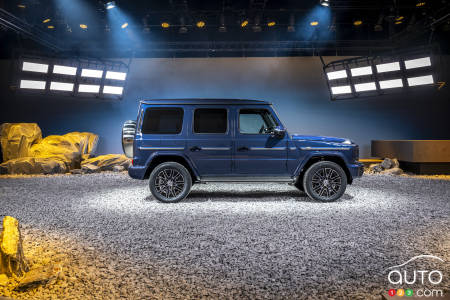 Mercedes-Benz G 550 2025, de profil