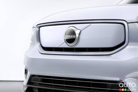 2021 Volvo XC40 Recharge, front