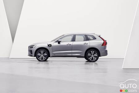 2022 Volvo XC60, profile