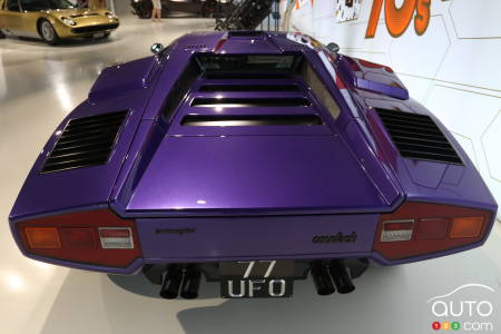 La partie arrière de la Lamborghini Countach (1974).