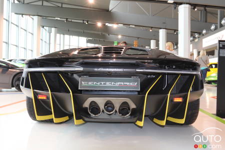 La partie arrière de la Lamborghini Centennario (2016).