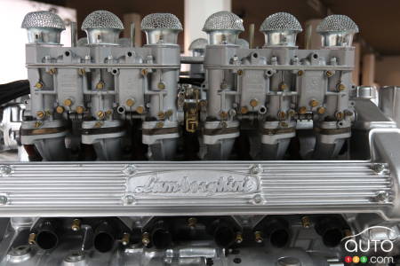 The famous V12 engine, symbol of Lamborghini cars.