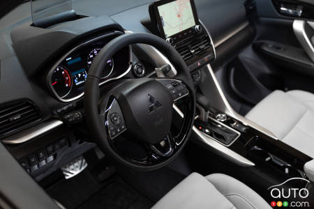 2022 Mitsubishi Eclipse Cross, interior