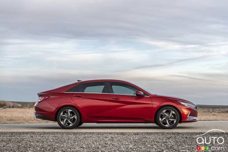 2021 Hyundai Elantra, profile