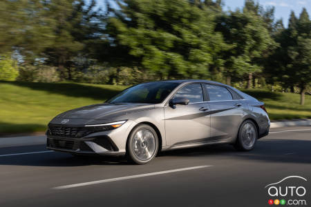 Hyundai Elantra, grise