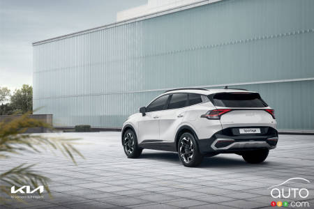 2023 Kia Sportage, three-quarters rear