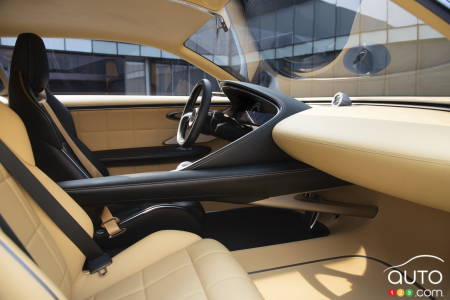 The interior of the Genesis X Speedium Concept, img. 2