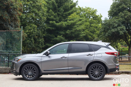 Glimpse of the new 2023 Acura RDX A-Spec