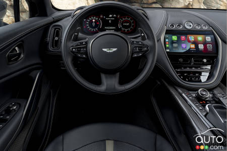 Aston Martin DBX 707 2023, volant, tableau de bord