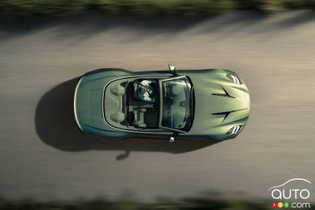 Aston Martin Vanquish Volante 2026, de haut