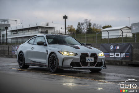 BMW M4 CSL 2023 en piste