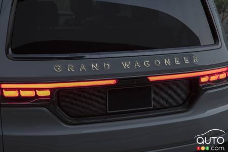 Prototype Jeep Grand Wagoneer, lettres à l'arrière