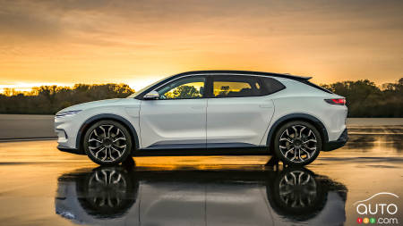 The Chrysler Airflow Concept, profile