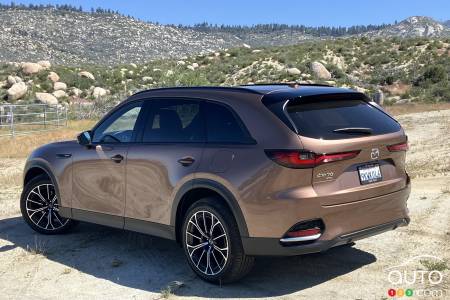 2025 Mazda CX-70, three-quarters rear