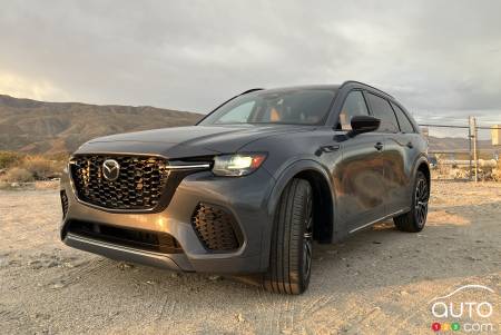 2025 Mazda CX-70, three-quarters front