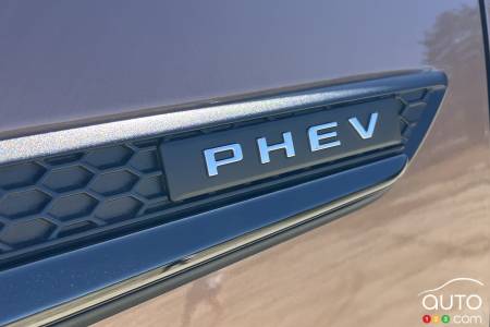 2025 Mazda CX-70, PHEV badging