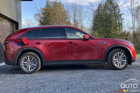 The 2024 Mazda CX-90 PHEV, recharging