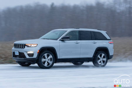 2022 Jeep Grand Cherokee, profile