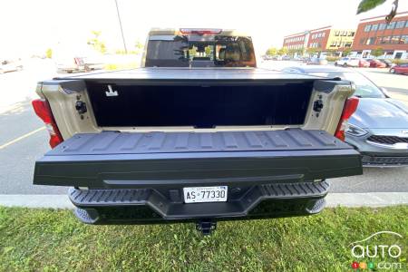 2022 Chevrolet Silverado ZR2 - tailgate