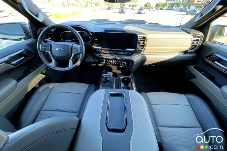 2022 Chevrolet Silverado ZR2 - Interior