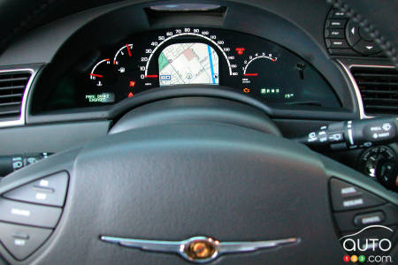 Écran de donnée dans le Chrysler Pacifica 2004