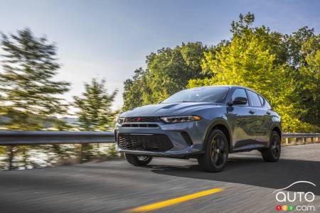 2023 Dodge Hornet, three-quarters front