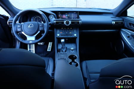 Lexus RC 350 2021, intérieur