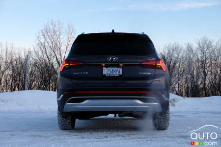 2022 Hyundai Santa Fe PHEV, rear