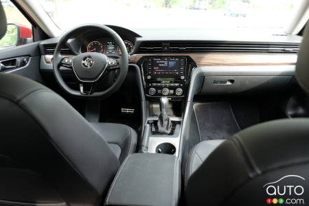 2020 Volkswagen Passat, interior