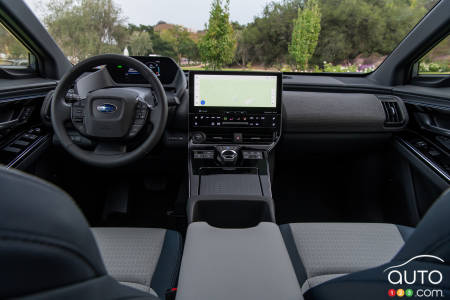 Subaru Solterra 2023, interior