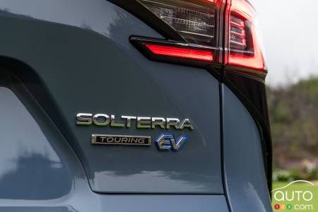 Subaru Solterra, badging