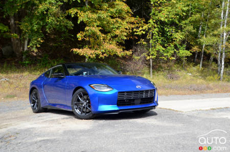 Devant de la Nissan Z 2023 bleu