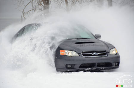 La Subaru Legacy 2007, chaussée de pneus Michelin X-ICE SNOW