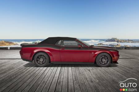 2023 Dodge Challenger convertible, roof up
