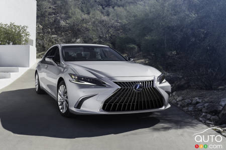 Lexus ES 2022, trois quarts avant