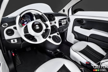 L'habitacle de la Fiat 500e "Stormtrooper"