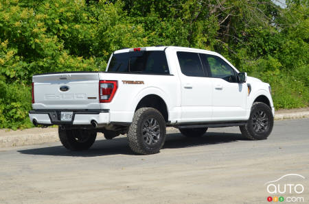 Ford F-150 - Three-quarters rear