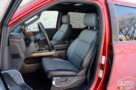 2023 Ford F-150 Lightning Lariat - Seating