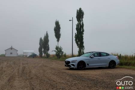 2022 Genesis G70 - Profile