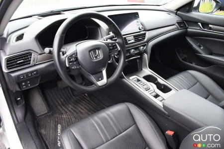 2022 Honda Accord Hybrid - Interior