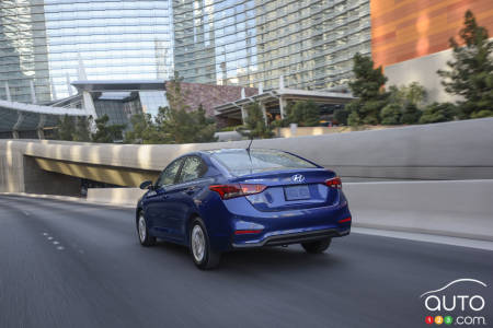 Hyundai Accent blue