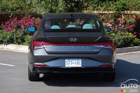 2023 Hyundai Elantra Hybrid, rear
