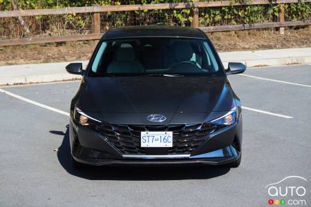 L'avant de Hyundai Elantra Hybride 2023