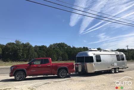 2022 Toyota Tundra, with trailer