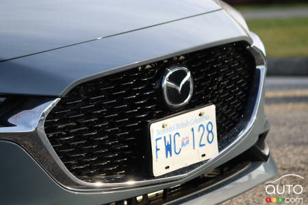 2022 Mazda3 GT, front grille