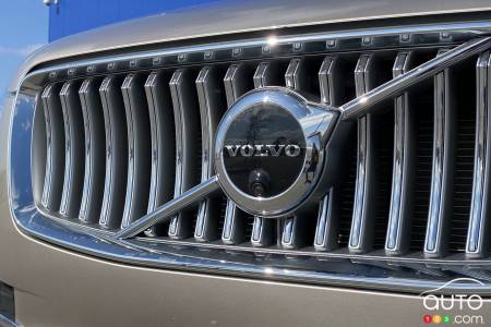 Front grille of 2023 Volvo XC90 Recharge