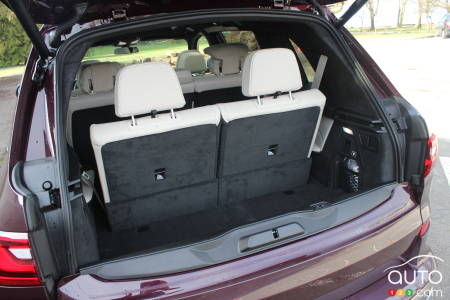 2020 BMW X7 M50i, trunk